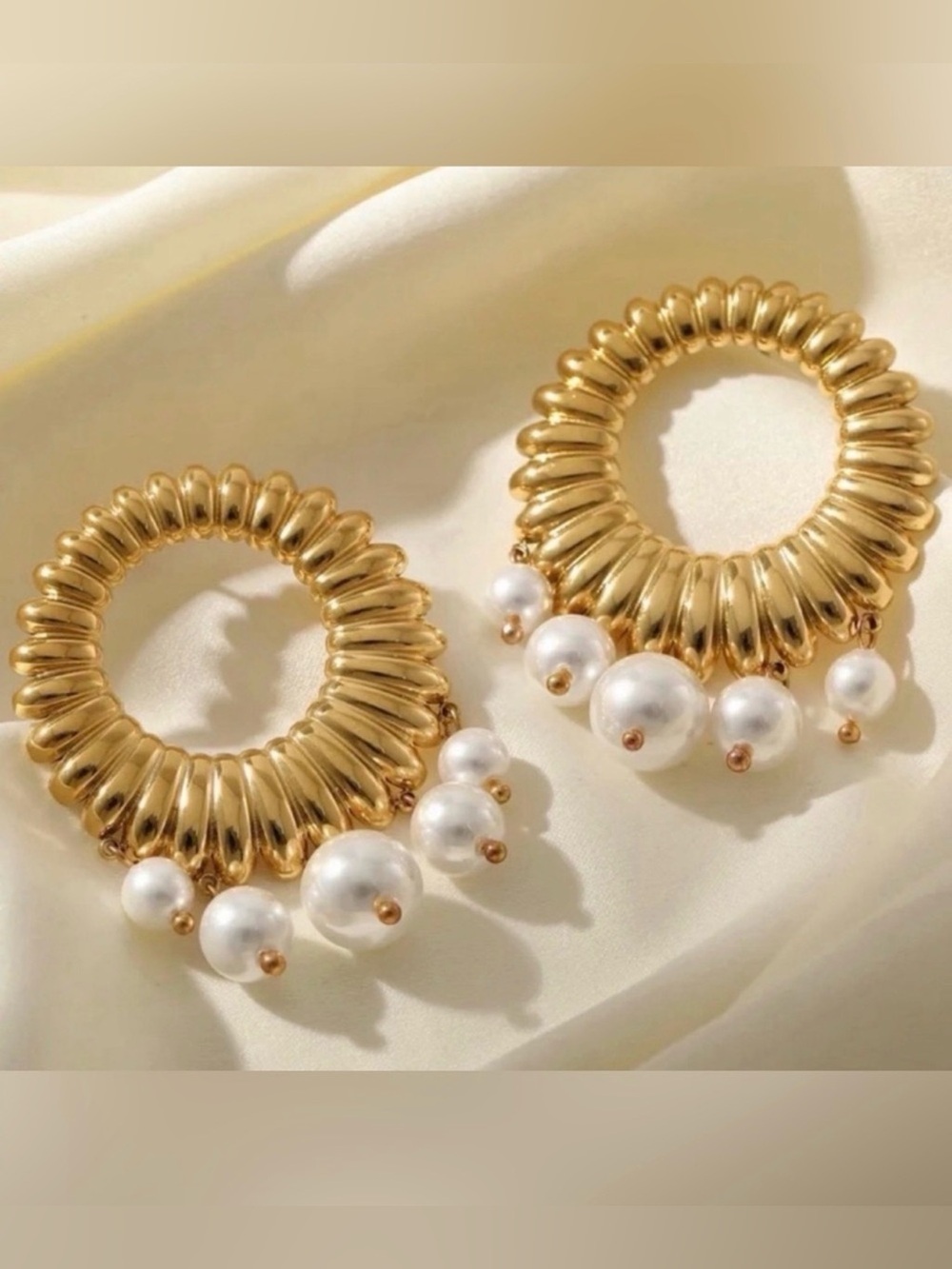 Gold Hoop Earrings with Pearl Drops - Women Jewelry - Picture 2 of 3